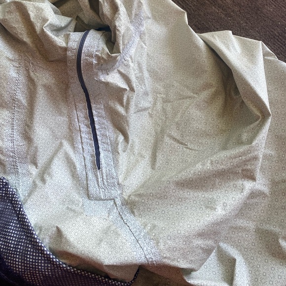 North face rain jacket - Picture 4 of 5